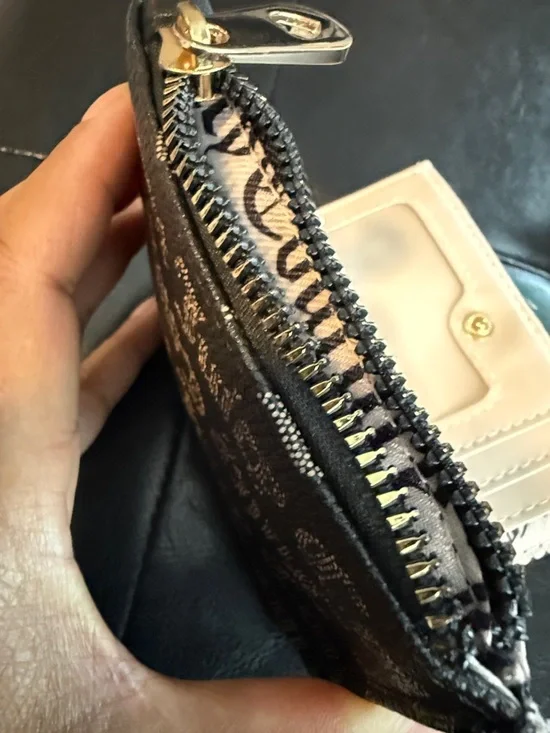 Juicy Couture Black and Gold Logo Heart Zip Card Pouch - Picture 4 of 4